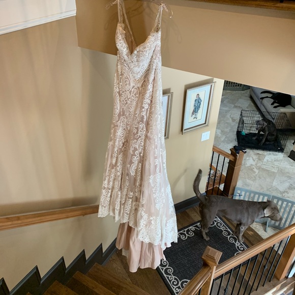 Allure Bridal Wedding Gown - Picture 2 of 13